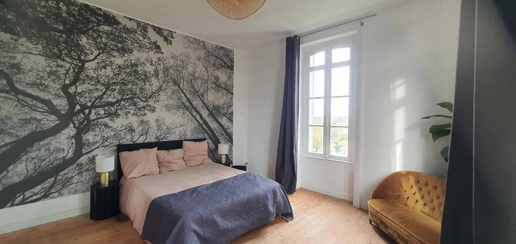 Chambre d’hôte pour 2 personnes, avec Balcon et Terrasse ainsi que Jacuzzi et Jardin à Bazoges-en-Pareds