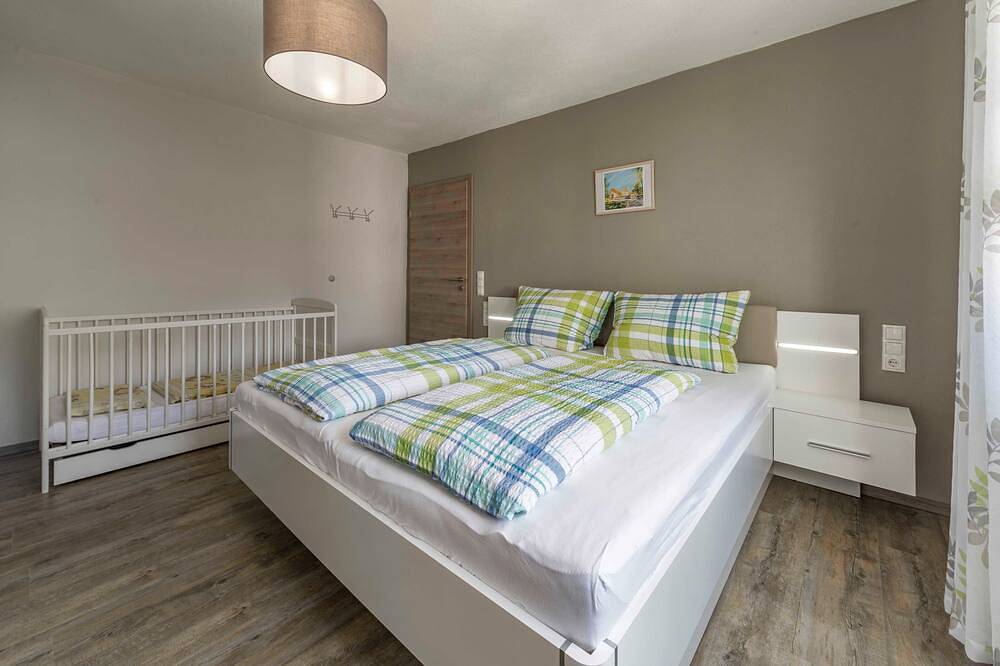 Ganze Wohnung, Ferienwohnung auf der langen Meile - Ferienwohnung Auf der Langen Meile in Ebermannstadt, Fränkische Schweiz