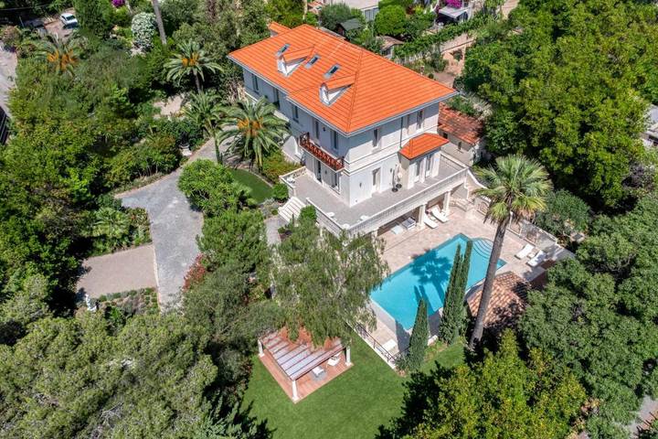 Chalet para 19 personas, con jardín además de sauna y piscina - 1