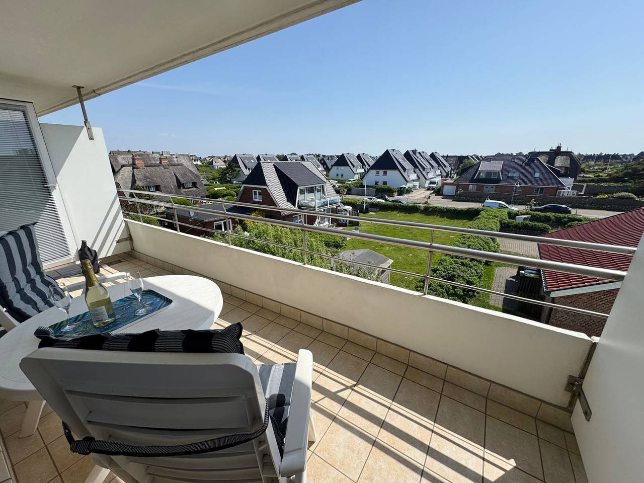 Ganze Wohnung, Ein-Zimmer-Appartement im zweiten Obergeschoss direkt am Strandübergang in Nordfriesische Inseln (Schleswig-Holstein) (Schleswig-Holstein), Wenningstedt