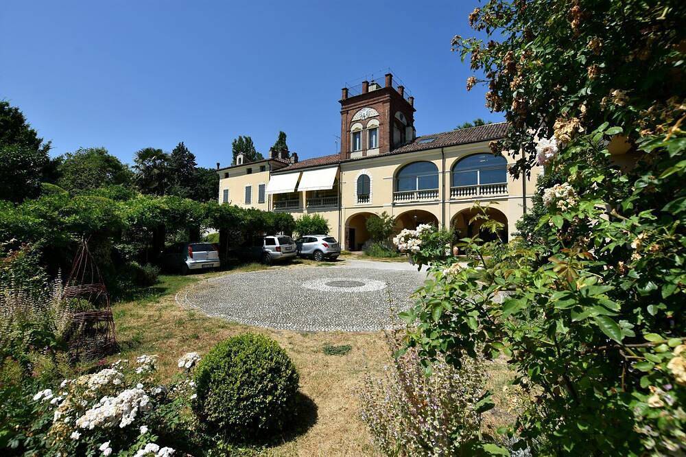 Apartamento entero, Apartamento con jardín en Casale in Casale Monferrato, Provincia d'Alessandria