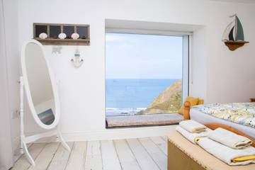 Holiday Rental for 5 People in Tresaith, Ceredigion, Photo 4