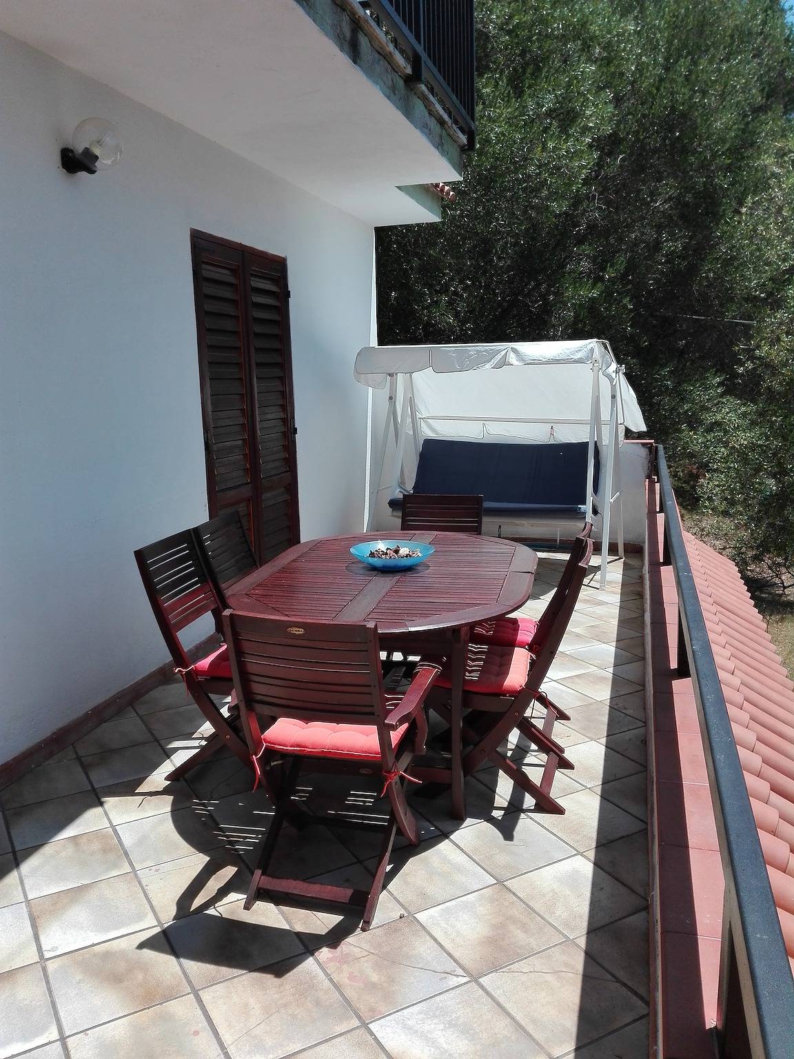 Ganze Wohnung, Niedliche Dachgeschossfewo in Villa mit Garten und Meerblick Villa Cecilia 2 in Pisciotta, Cilento