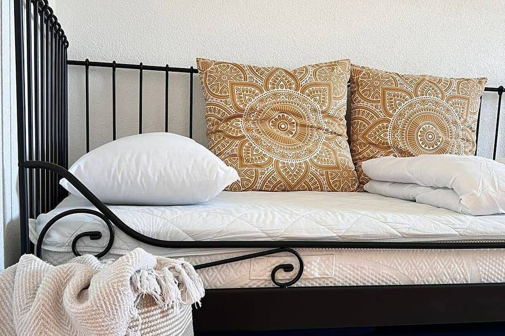 Spacious 240 sqm \"savoir-vivre\" vacation home near the German border in Schleithal, Wissembourg region