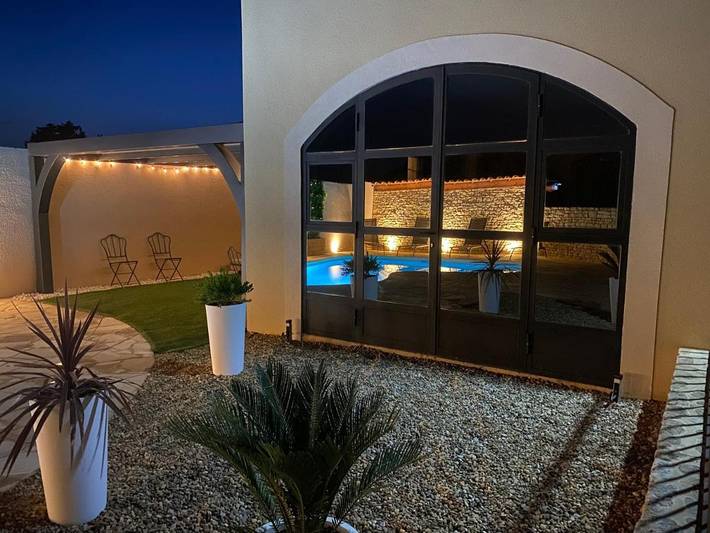 Maison d’hôte pour 2 personnes, avec piscine ainsi que vue et jardin à Violès - 3