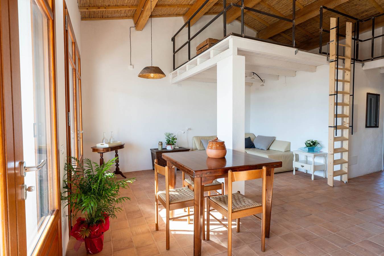 Casa Tharros Apartment Terrace in Nurachi, Stagno di Càbras