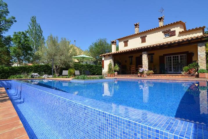 Casa rural para 6 personas, con jardín en Selva - 3