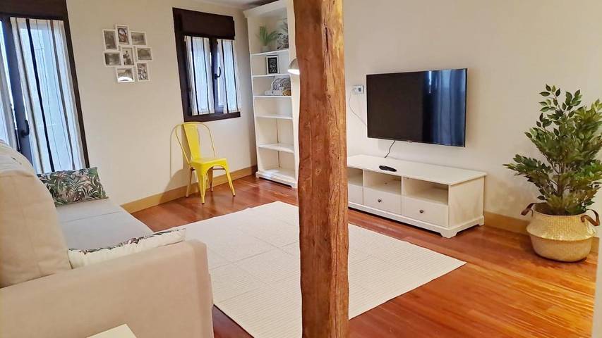 Apartamento de vacaciones para 6 personas, con balcón y jacuzzi - 1