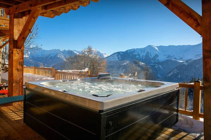 Chalet pour 10 personnes, avec jardin ainsi que sauna et jacuzzi dans Le Corbier