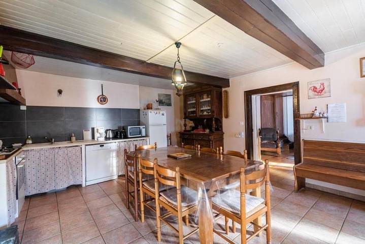 Location de vacances pour 9 personnes, avec jardin et vue, animaux acceptés à Thèbe - 2