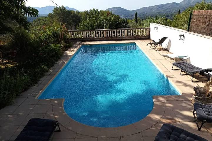 Ferienhaus für 6 Personen, mit Terrasse und Pool sowie Garten - 1