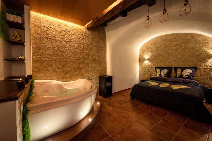 Casa vacanza per 2 persone, con Idromassaggio e Sauna a Sutri