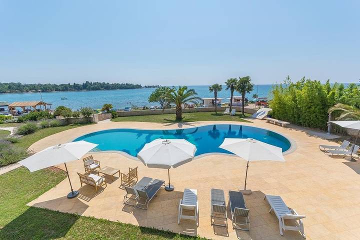 Ferienwohnung für 4 Personen, mit Balkon/Terrasse und Pool