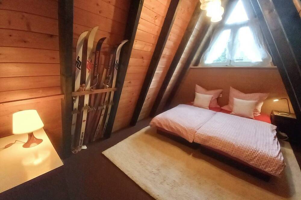 Cozy vacation home with sunny terrace Frankenwald near bathing lake / Smart-Tv in Lichtenberg (Oberfranken), Distrito de Hof