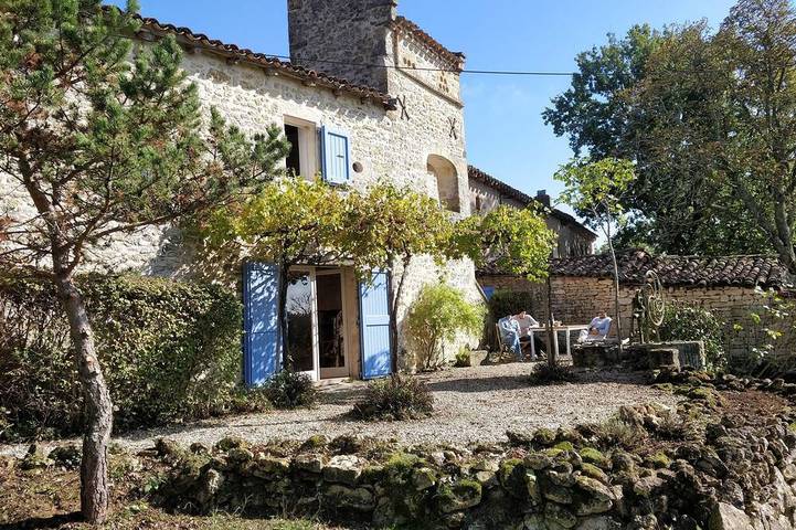 Location de vacances pour 8 personnes, avec jardin et terrasse à Senouillac