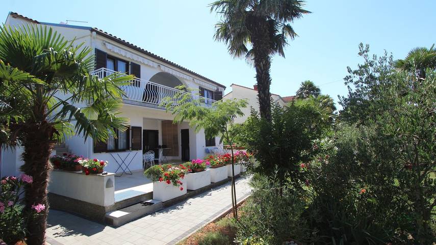 Ferienwohnung für 6 Personen, mit Balkon/Terrasse in Vantacici