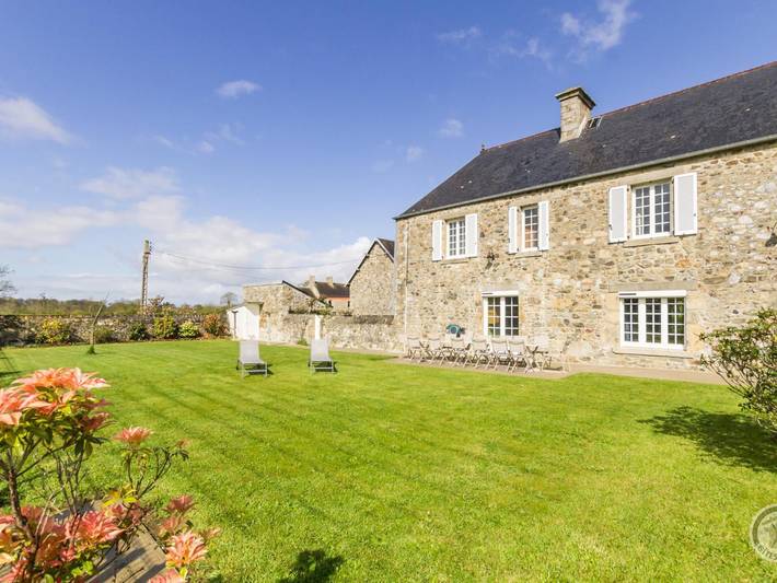 Gîte pour 11 personnes, avec jardin