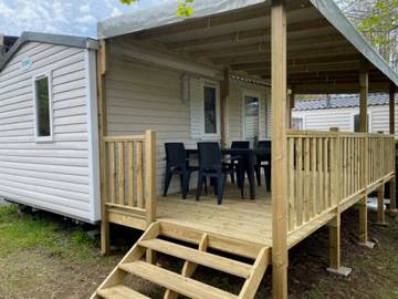 Camping pour 4 Personnes dans Vic-sur-Cère, Parc naturel régional des Volcans d'Auvergne, Photo 1