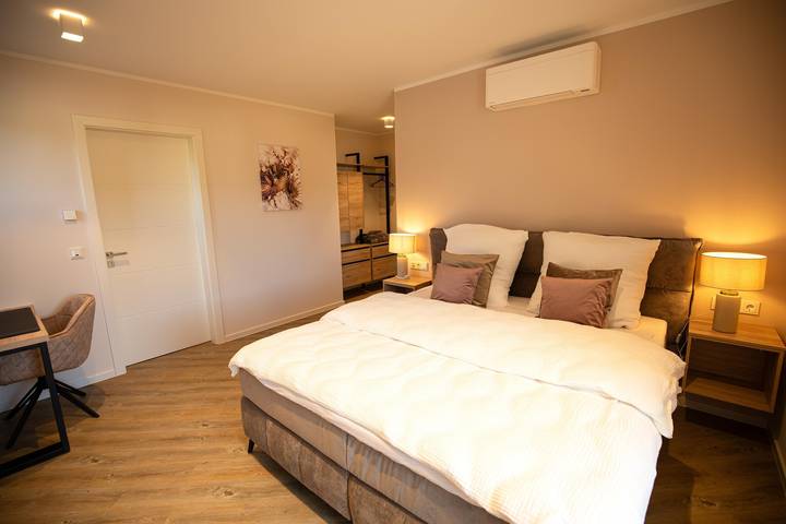 Ferienhaus für 6 Personen, mit Sauna und Whirlpool sowie Garten in Allenbach - 4