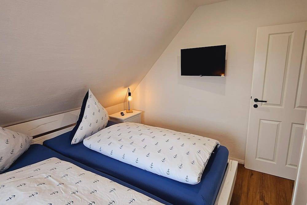 Ganze Wohnung, Apartment 'Matje' mit Seeblick, gemeinsamer Terrasse und Wlan in Langeneß, Halligen