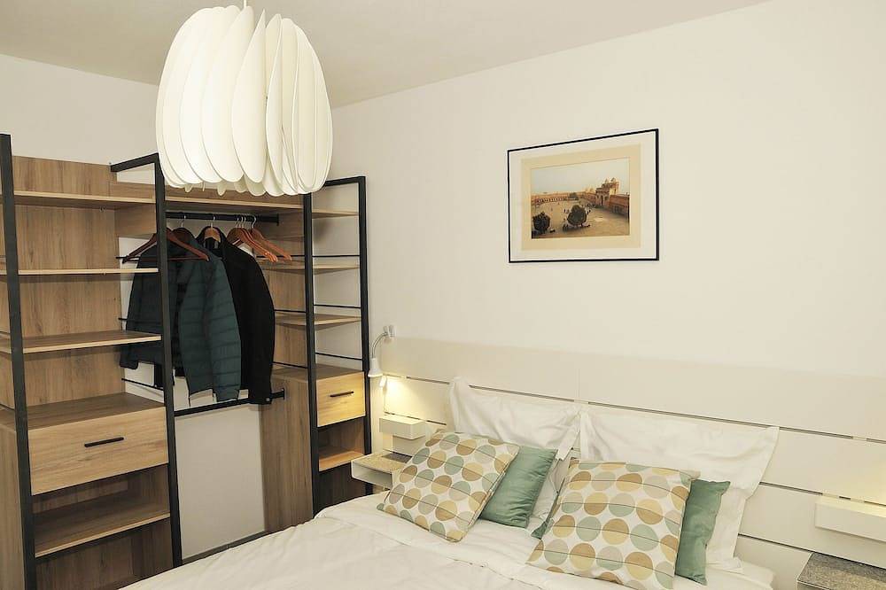 Apartamento entero, L Oustalet encantador apartamento en el corazón del pueblo in Plan-de-la-Tour, Region de Draguignan