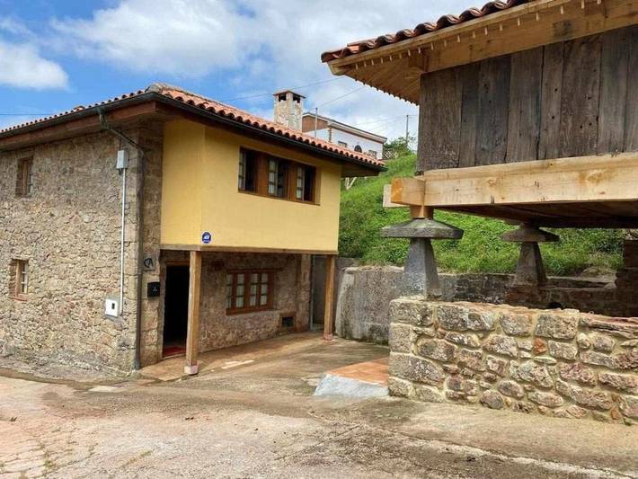 Casa rural para 4 personas, con vistas además de jardín y terraza, Se admiten mascotas en Comarca de la Sidra - 2