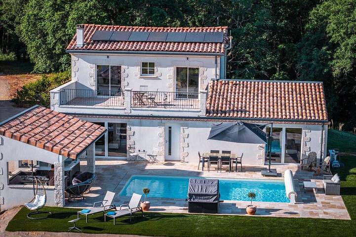 Maison de vacances pour 8 personnes, avec jacuzzi ainsi que jardin et balcon, animaux acceptés à Castelnau-de-Montmiral