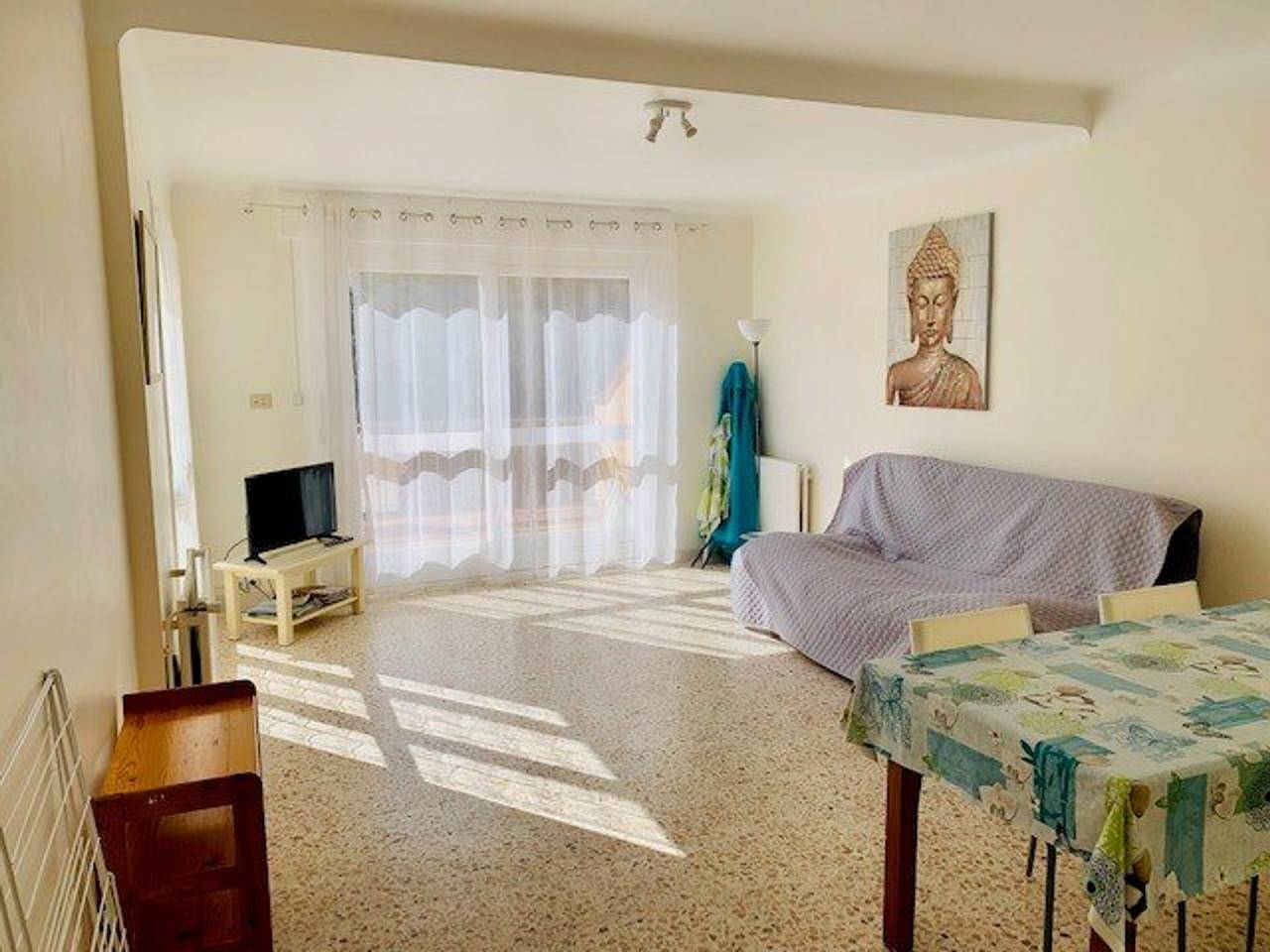 Apartamento entero, Apartamento F2 con terraza, aparcamiento y ascensor en Amélie-les-Bains in Montbolo, Región Céret