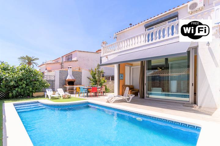 Villa pour 8 personnes, avec terrasse et jardin à Empuriabrava