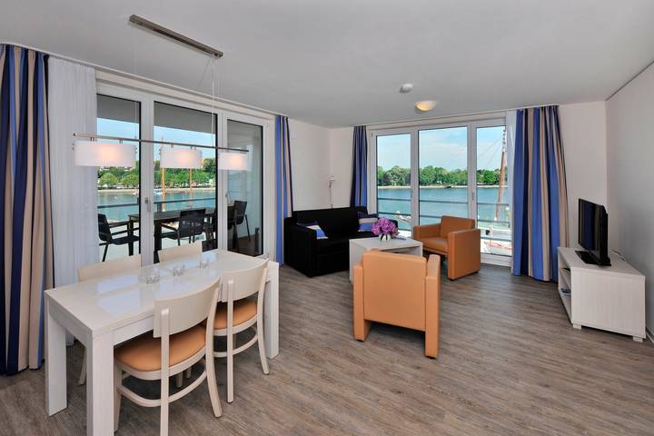 Ganze Ferienwohnung, Apartment 31 "Ankerplatz 31" Blickrichtung Binnenhafen West/Innenstadt/Seitlicher Meerblick in Eckernförde, Rendsburg-Eckernförde