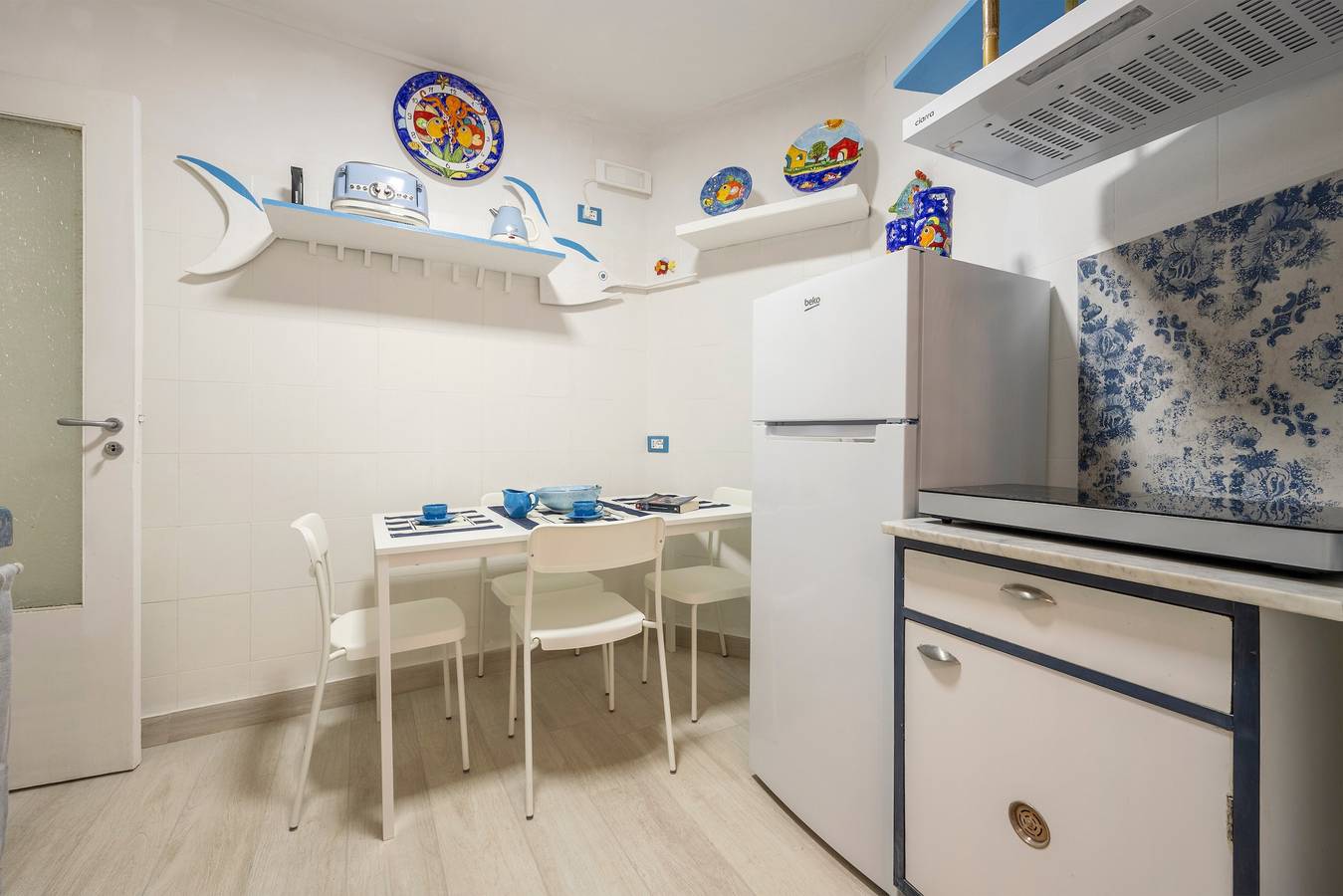 Ferienhaus 'La Casa del Pescatore' mit Meerblick, Wlan und Klimaanlage in Spiaggia dell'Arenella, Palermo