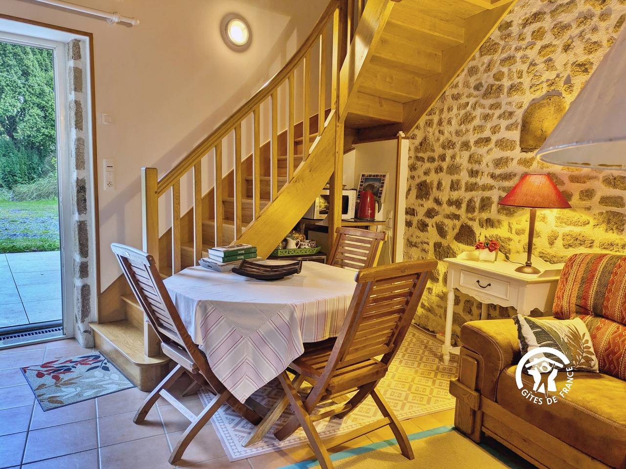 Évasion Authentique: Chambre de Charme au Presbytère, Niort-la-Fontaine in Lassay-les-Châteaux, Parc naturel régional Normandie-Maine