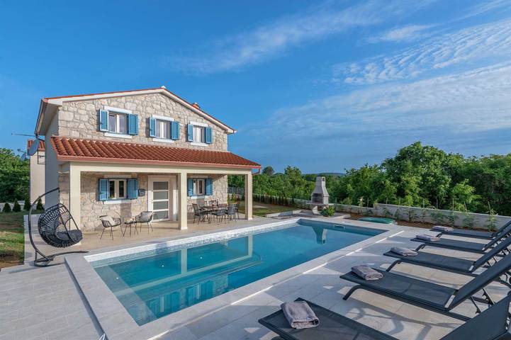 Ferienhaus für 5 Personen, mit Terrasse und Garten sowie Pool in Labin