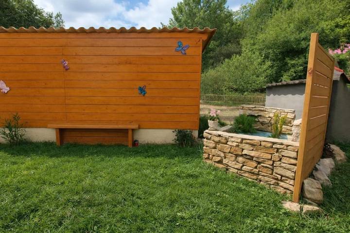 Gîte pour 2 personnes, avec vue ainsi que jardin et piscine à Saint-Vincent-Rive-d'Olt - 4