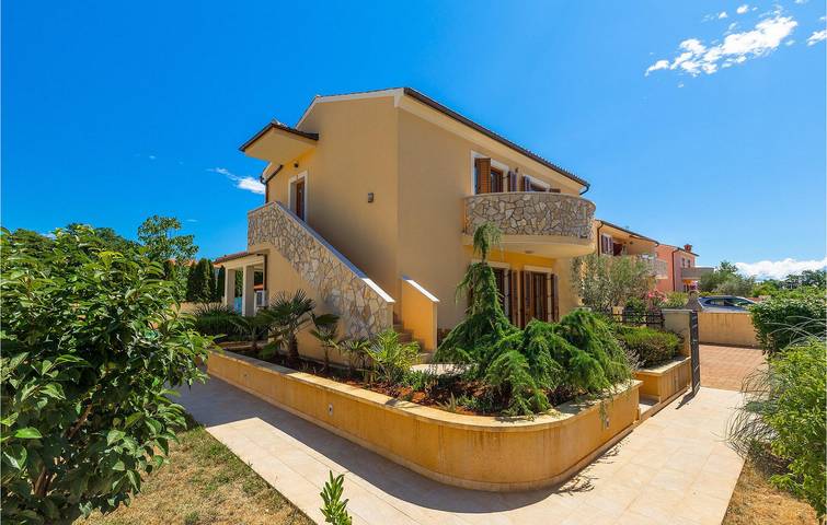 Geräumige 150 m² große Ferienwohnung mit Pool, WLAN und 2,5 km Entfernung zum Strand von Duga Uvala in Marčana, Südküste Istrien