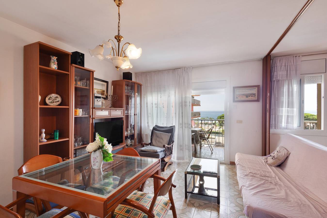 Apartamento entero, Apartamento 'Apartamento Primera Línea De Mar' con vistas al mar, piscina compartida y Wi-Fi in Malgrat de Mar, Costa del Maresme