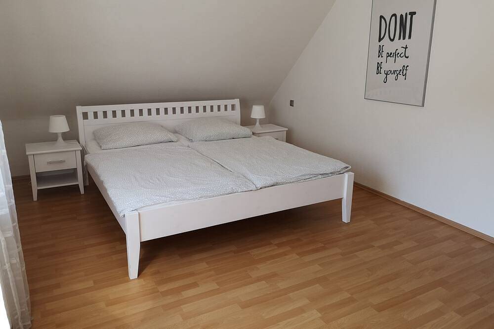 Ganze Wohnung, 130m² Ferienwohnung in 71364 Winnenden-Baach unterhalb Weinberge Nähe Stuttgart in Winnenden, Rems-Murr-Kreis