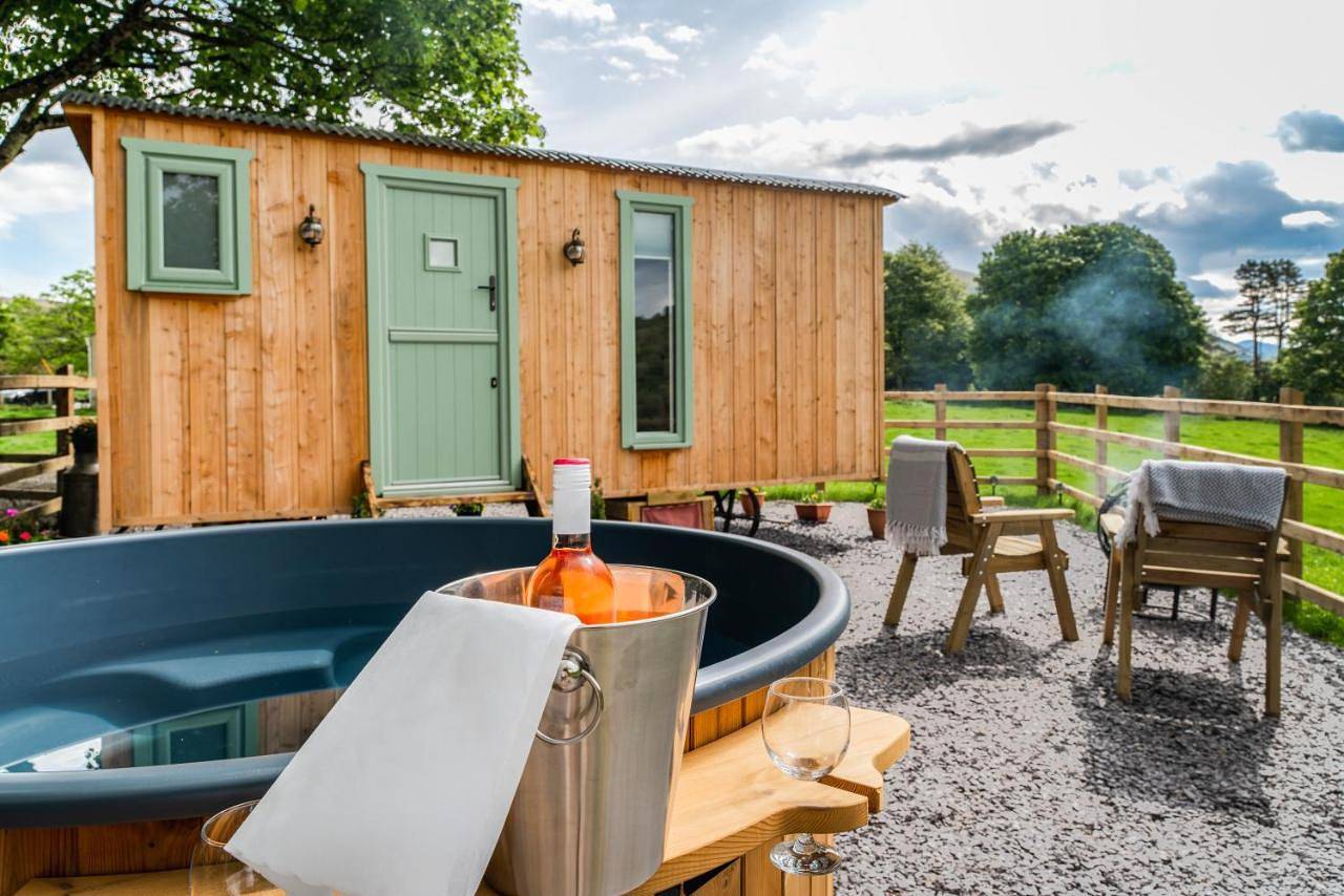 Elephant View Shepherds Hut in Snowdonia