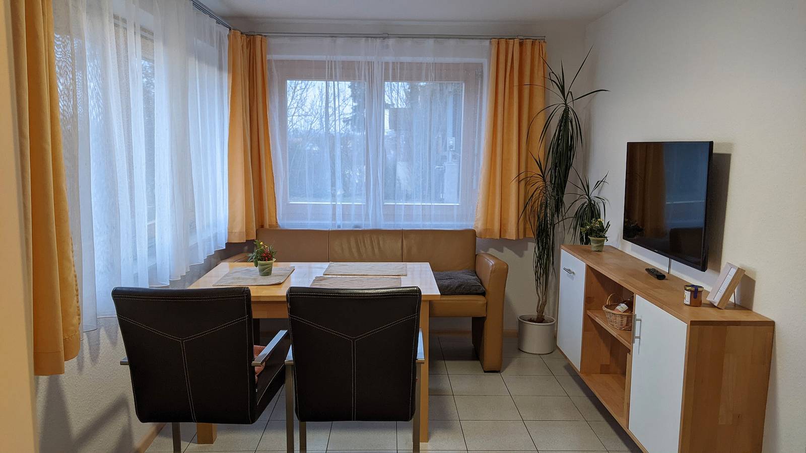Ganze Wohnung, Ferienwohnung '3, 37 qm' mit Bergblick, Wlan und Klimaanlage in Waltershofen, Freiburg