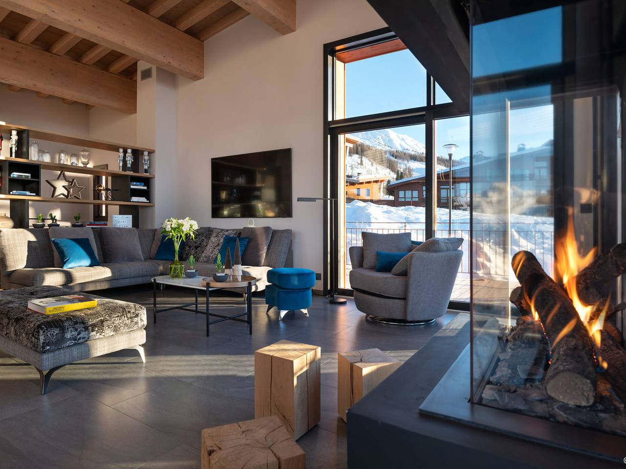 Large chalet with indoor pool, spa and game room in Arc 1800, Bourg-Saint-Maurice