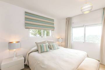 Location de vacances pour 8 personnes, avec piscine, animaux acceptés à Roca Llisa