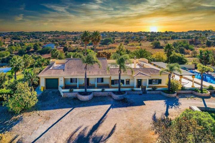 Camping para 2 personas, con vistas además de jardín y piscina, Se admiten mascotas en Algarve