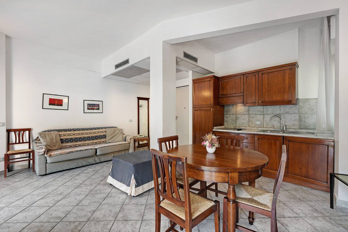 Apartamento entero, Apartamento "13 Mehari" que admite mascotas, con balcón y Wi-Fi in Varigotti, Finale Ligure Municipio