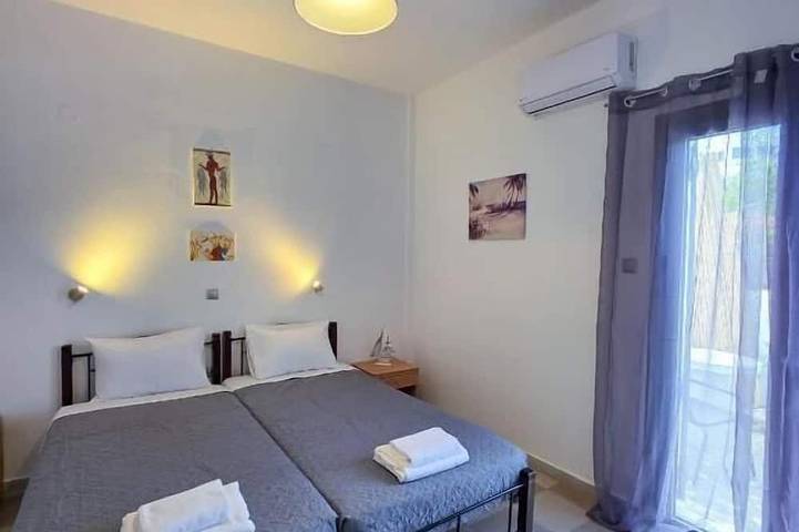 Maison d’hôte pour 2 personnes, avec jardin à Santorin