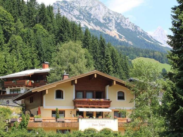 Ferienwohnung für 3 Personen, mit Balkon und Garten in Filzmoos