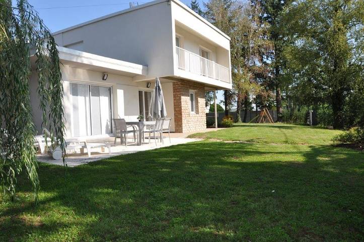 Gîte pour 8 personnes, avec Balcon ainsi que Terrasse et Jardin
