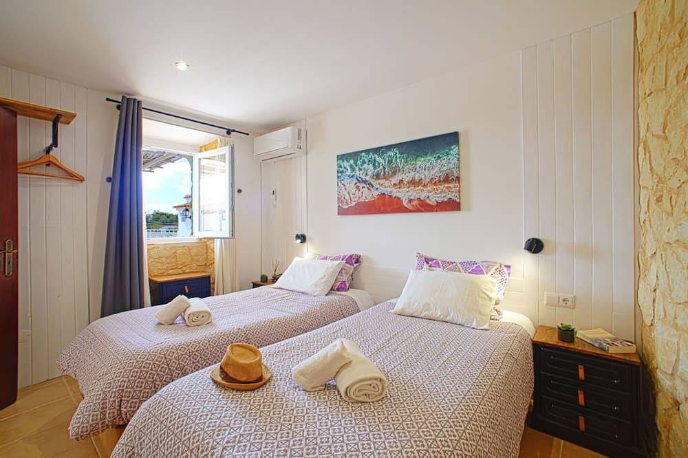 Gezellig appartement in vakantiehuis met zwembad, airco, Wifi, Tv, terras, panorama en parking in Paderne, Faro District