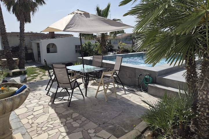 Villa pour 7 personnes, avec balcon et jardin à Busot