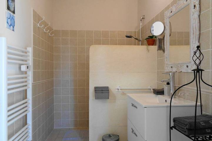 Location de vacances pour 2 personnes, avec jardin à Lacoste - 3