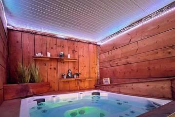 Gîte pour 2 personnes, avec sauna et jacuzzi à Tassin-la-Demi-Lune